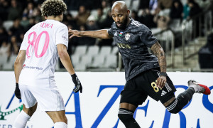 Mərkəzi arenada möhtəşəm geridönüş