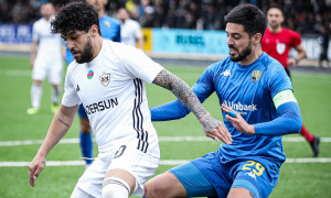 Yevlaxda 1 qollu oyun