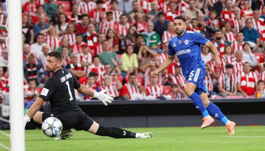 Bilbaoda 4 qollu oyun